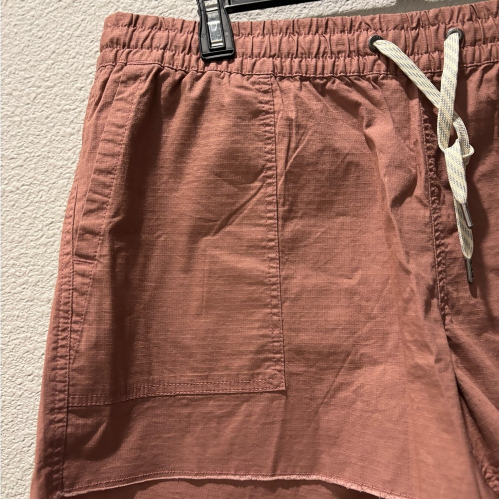 Vuori Dusty Rose Shorts with Zipper Pocket - Picture 5 of 6